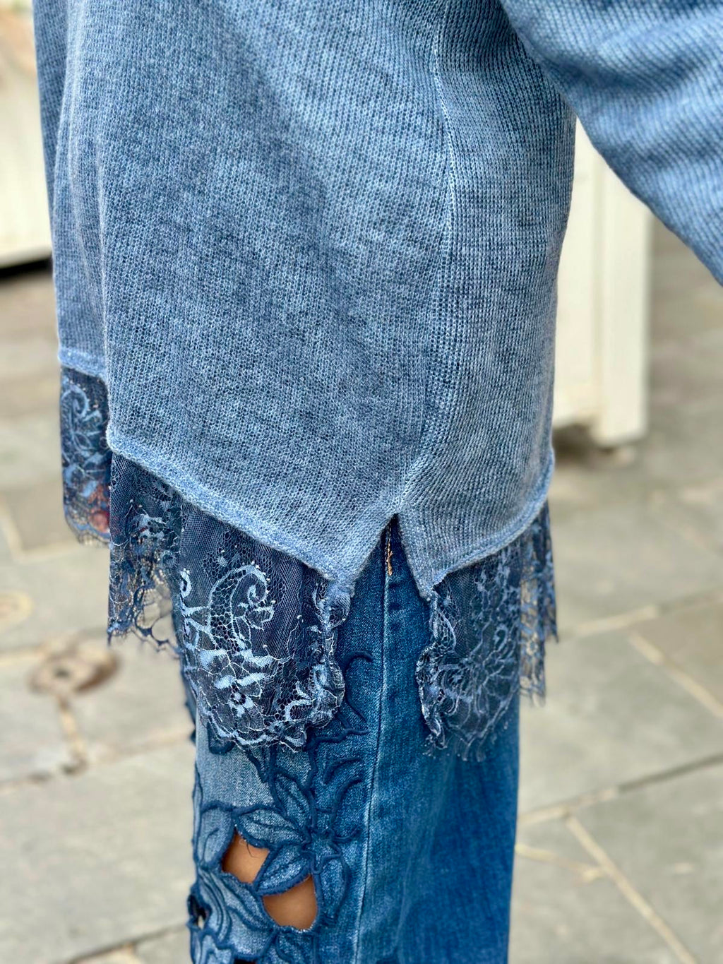 Pull bleu DENTELLA