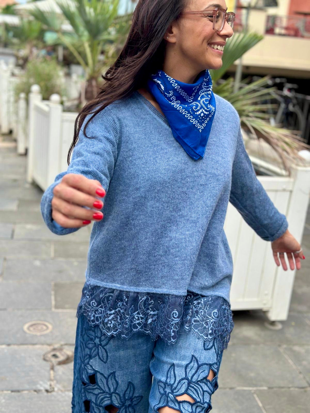 Pull bleu DENTELLA