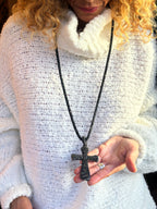 Sautoir noire CROIX