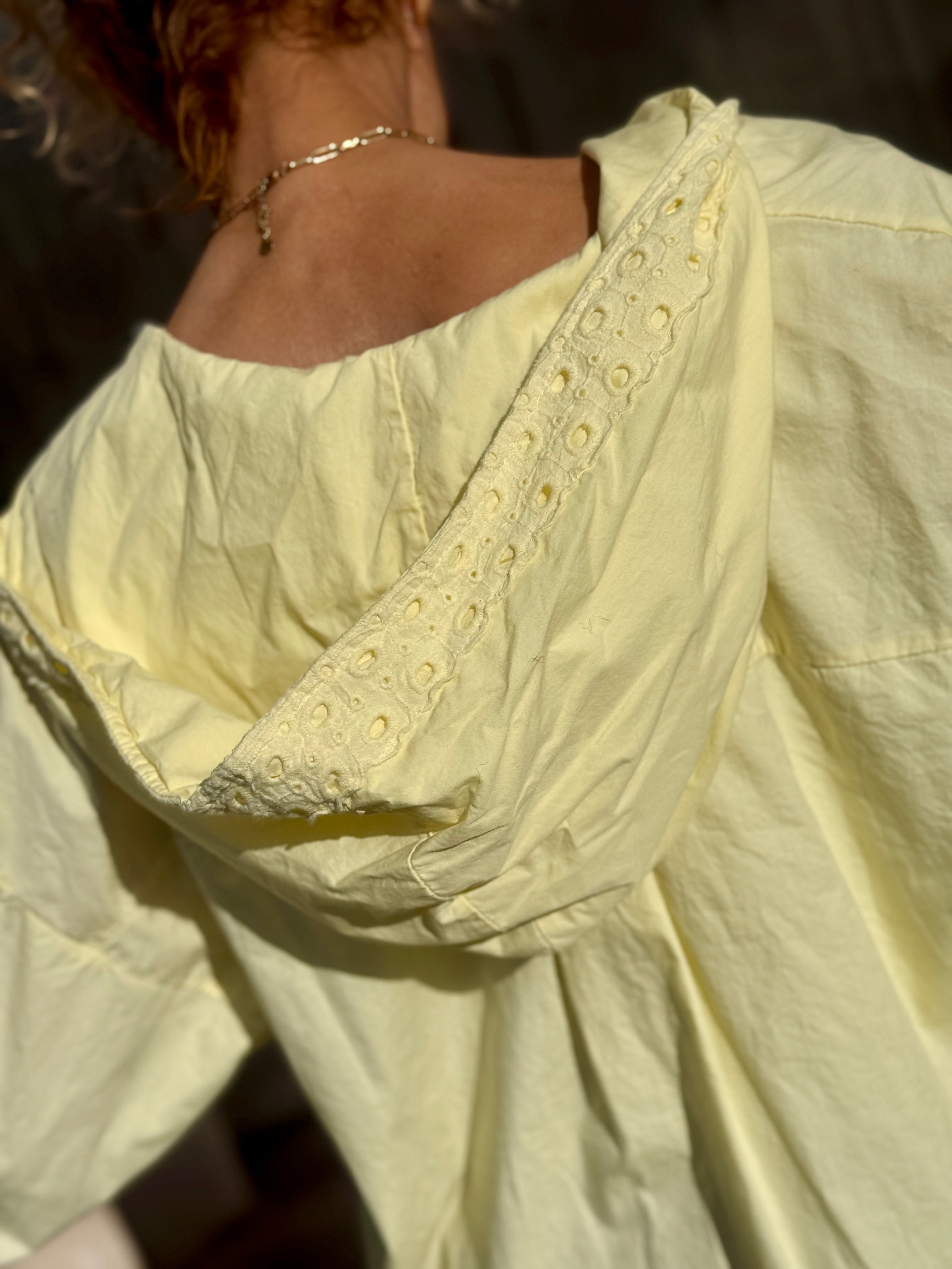 Chemise jaune CAPUCHE BRODEE
