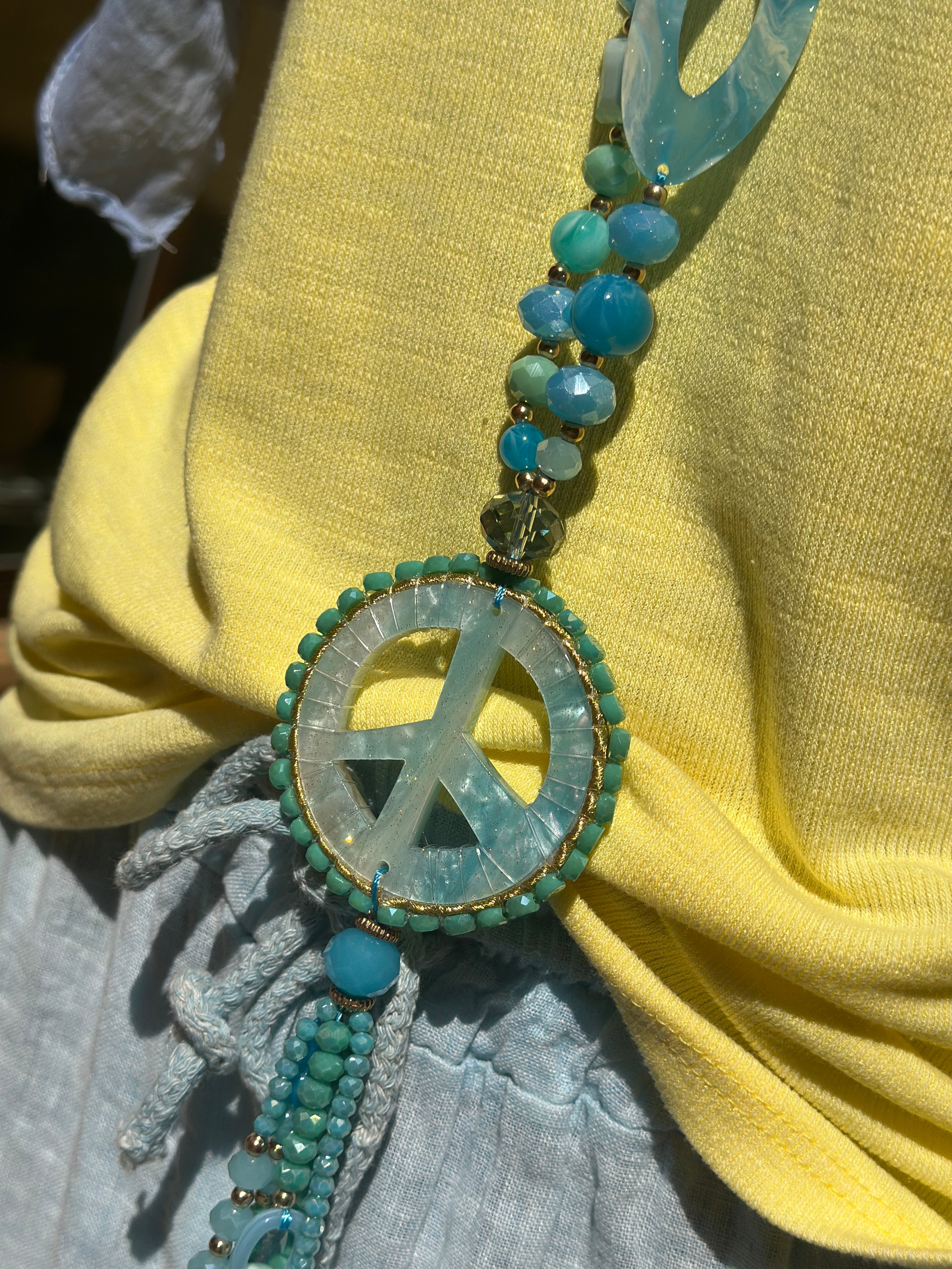 Sautoir turquoise PEACE