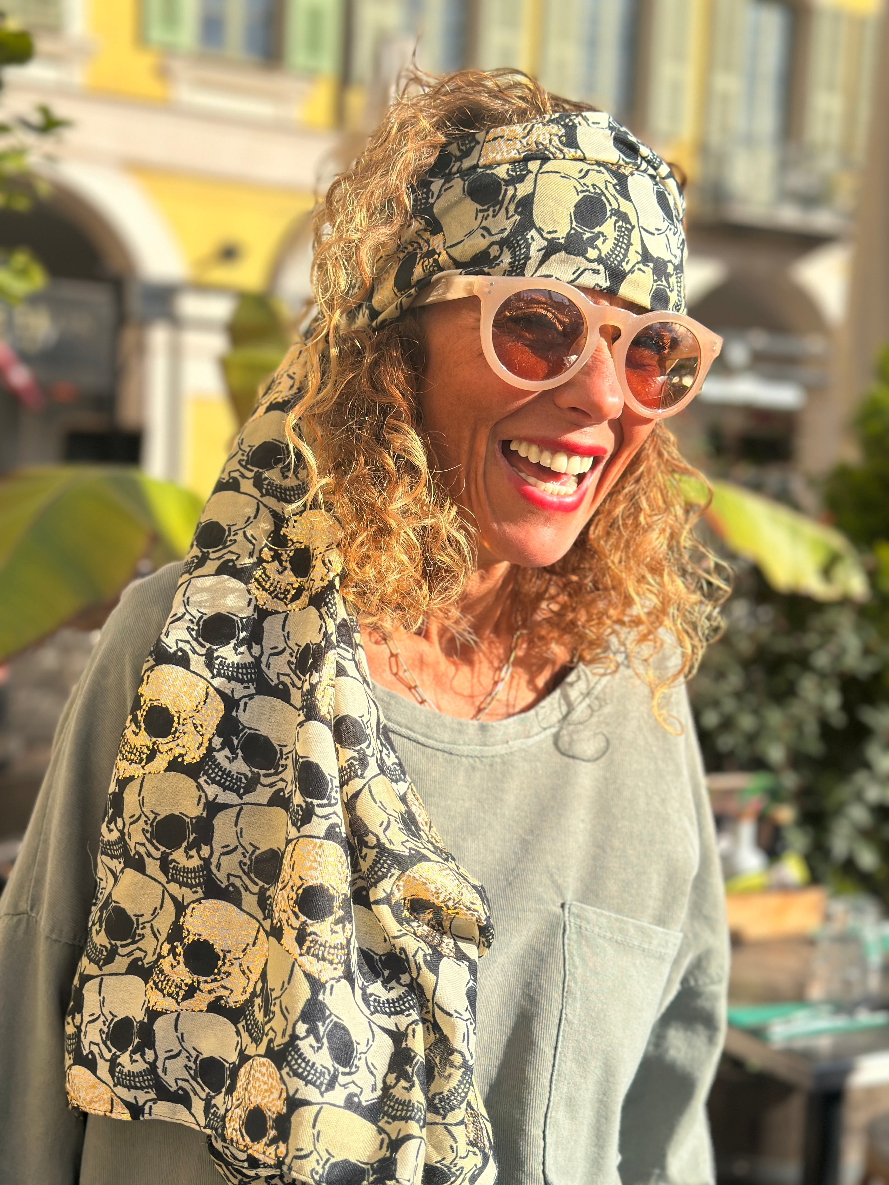 Foulard beige/noir SKULL