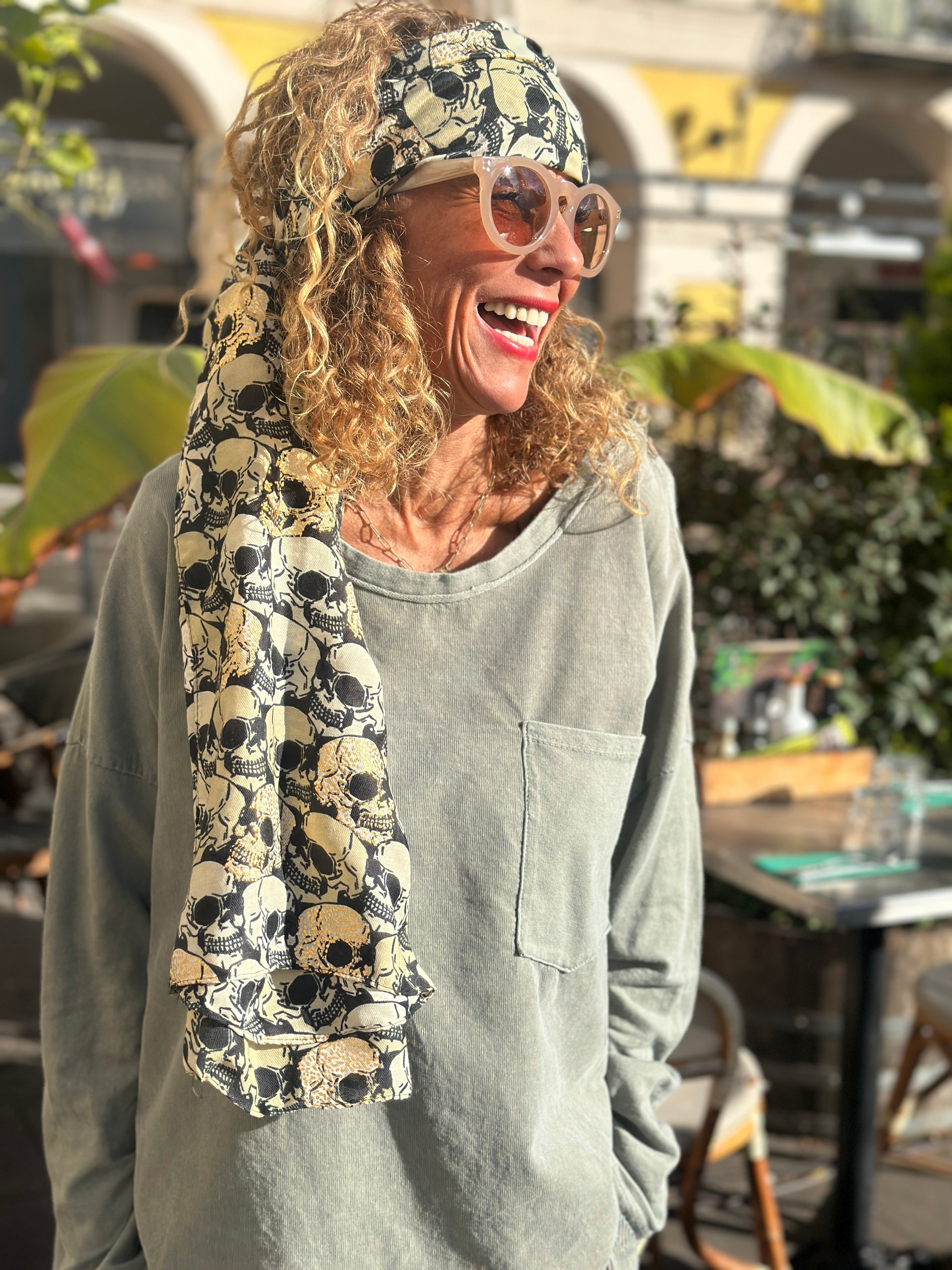 Foulard beige/noir SKULL
