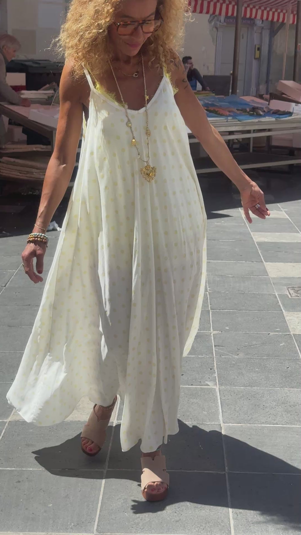 Robe blanche/jaune POIS